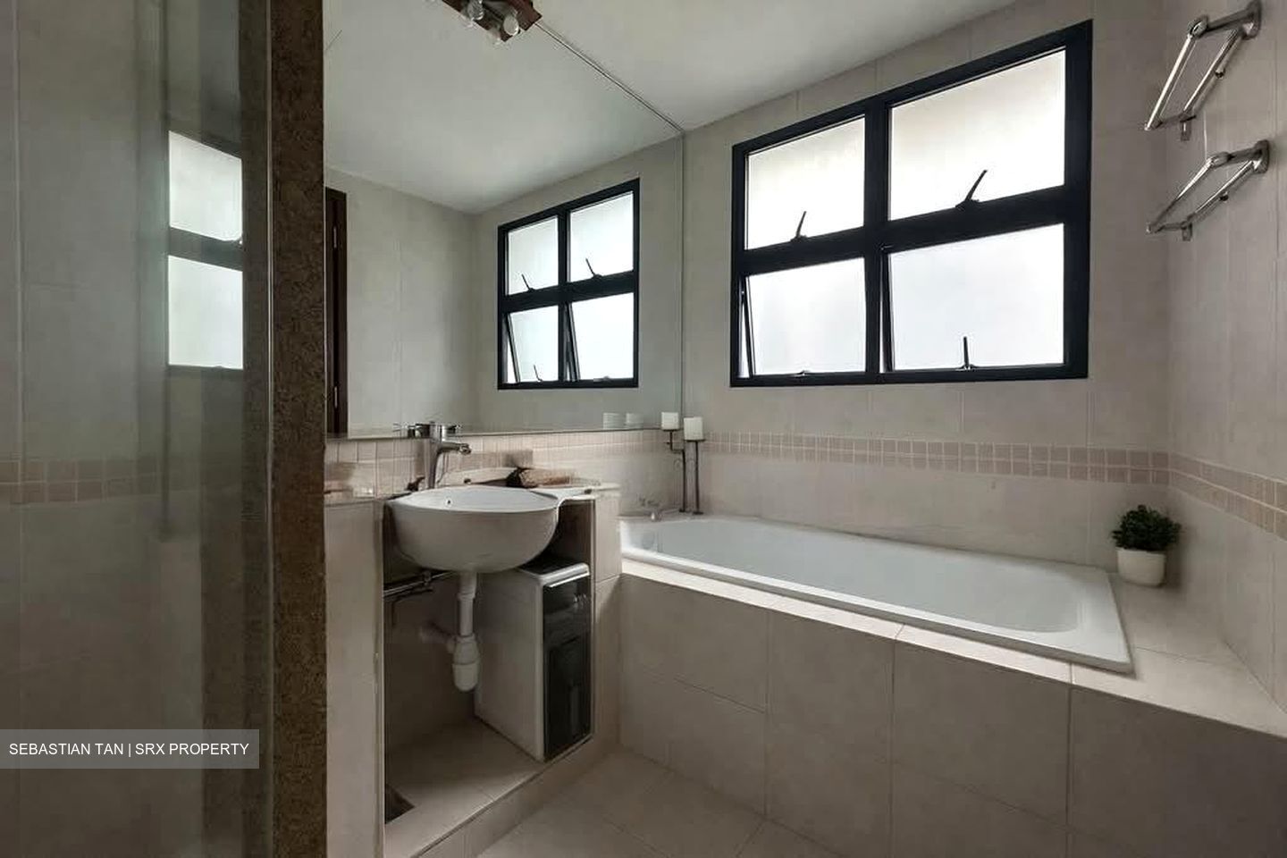 Woodsvale (D25), Condominium #567614331